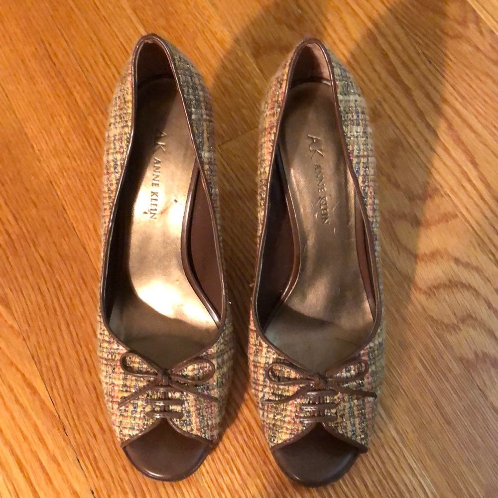 Anne Klein peep toe 3” high heels